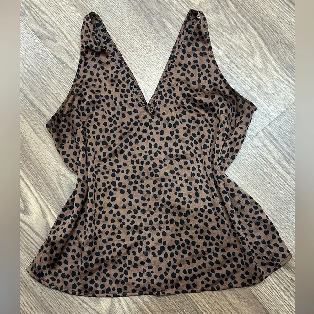 Old Navy Brown and Black Spotted V-Neck Blouse - Picture 1 of 3